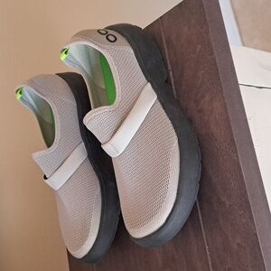 Oofos OOmg stretch  slip on shoe grey women sz9 Excellent